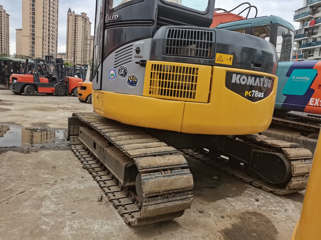 KOMATSU Komatsu-78US-Mini excavator - حفار صغير: صورة 3 KOMATSU Komatsu-78US-Mini excavator - حفار صغير: صورة 3