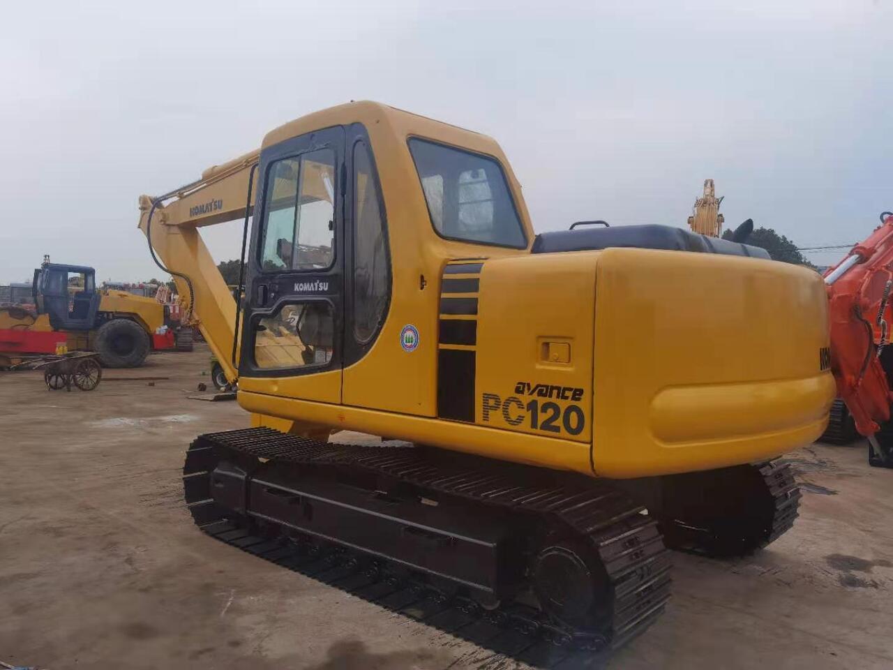 KOMATSU PC120-6 - حفار زاحف: صورة 1 KOMATSU PC120-6 - حفار زاحف: صورة 1