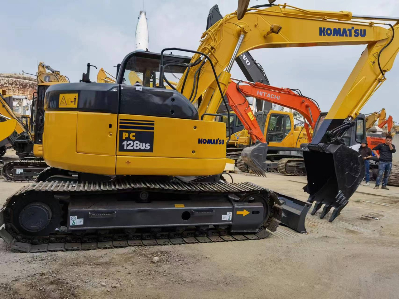KOMATSU PC128 - حفار زاحف: صورة 1 KOMATSU PC128 - حفار زاحف: صورة 1