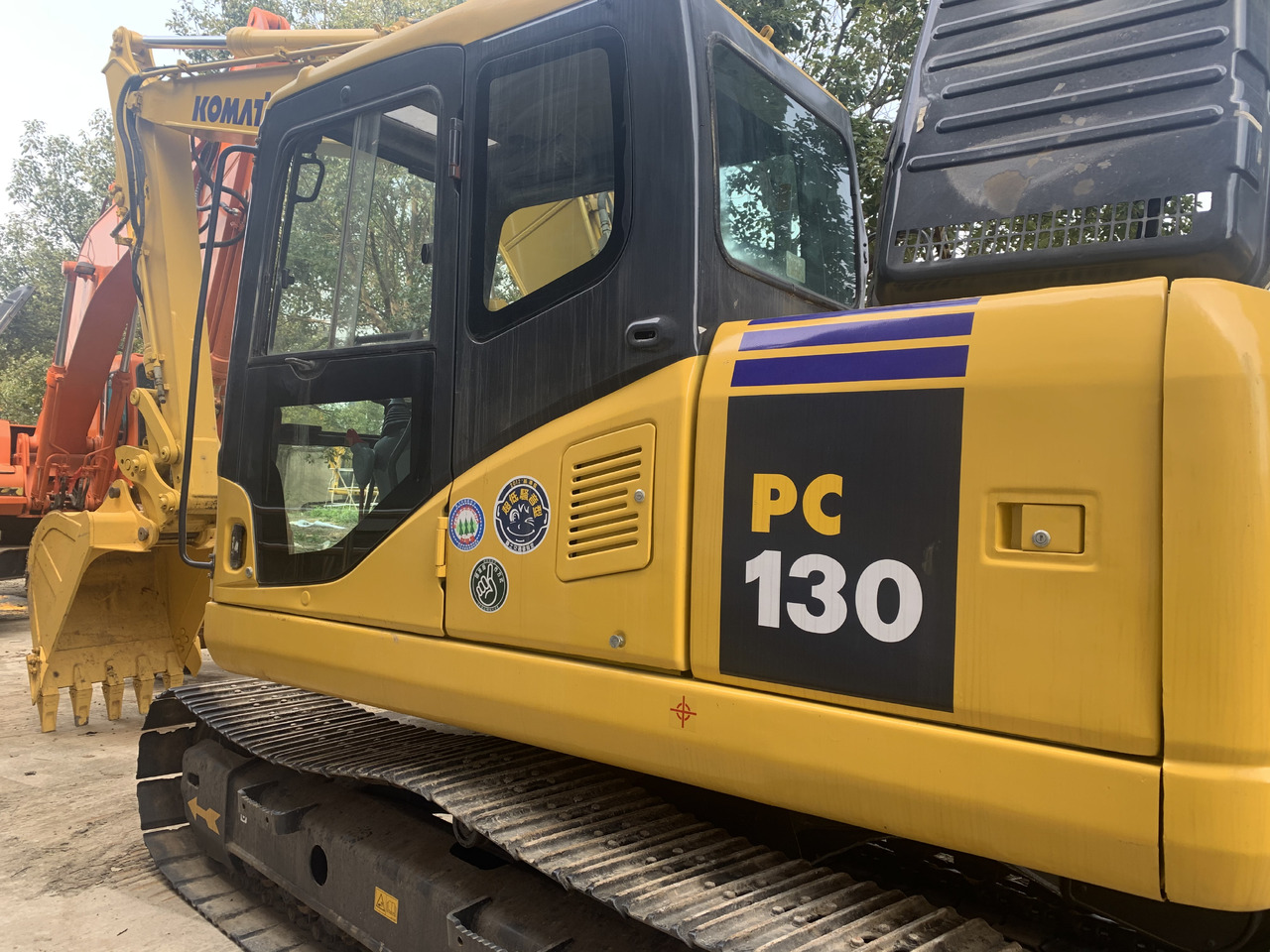KOMATSU PC130-7 - حفار زاحف: صورة 4 KOMATSU PC130-7 - حفار زاحف: صورة 4