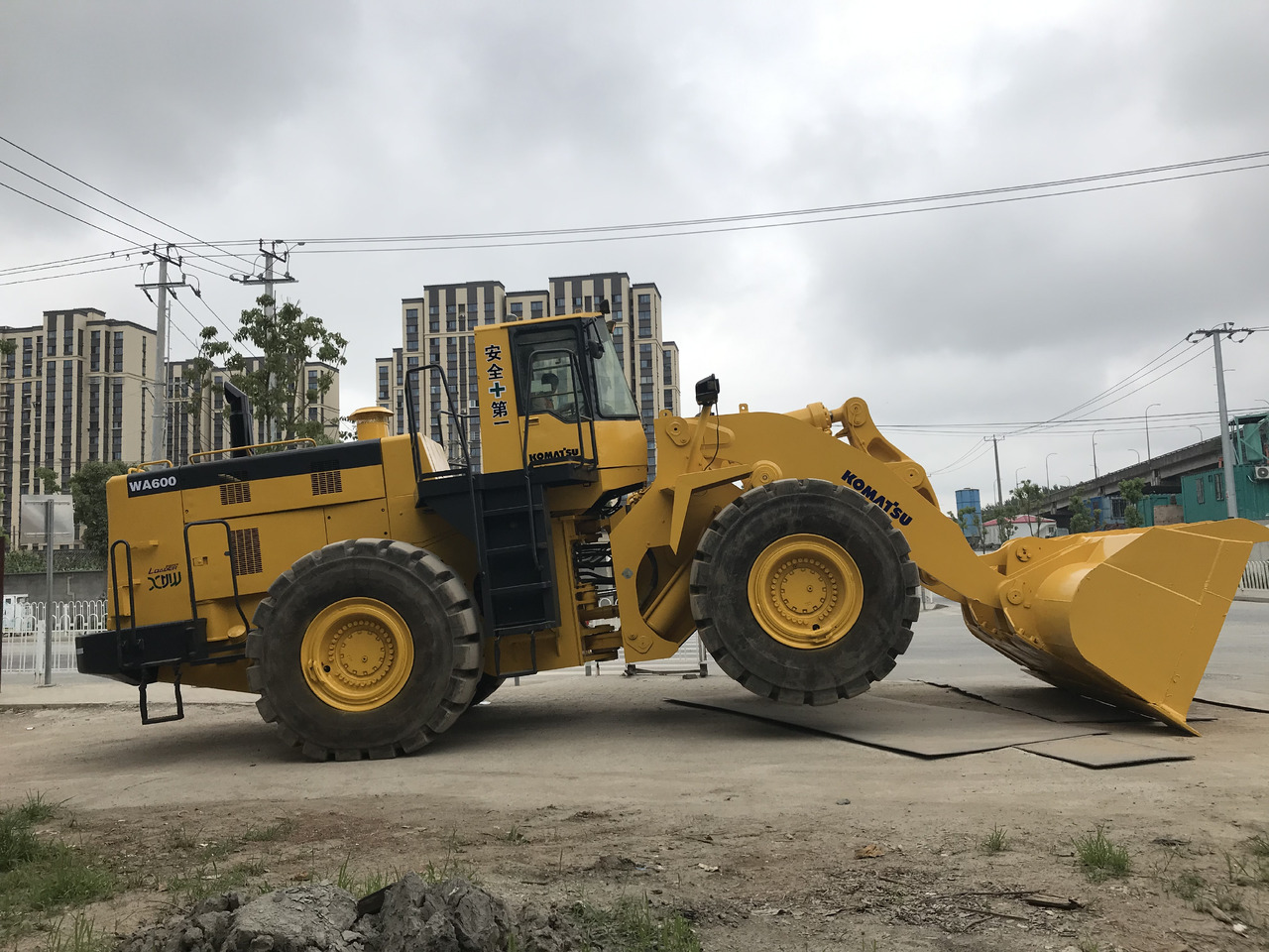 KOMATSU WA600-3 - اللودر بعجل: صورة 3 KOMATSU WA600-3 - اللودر بعجل: صورة 3