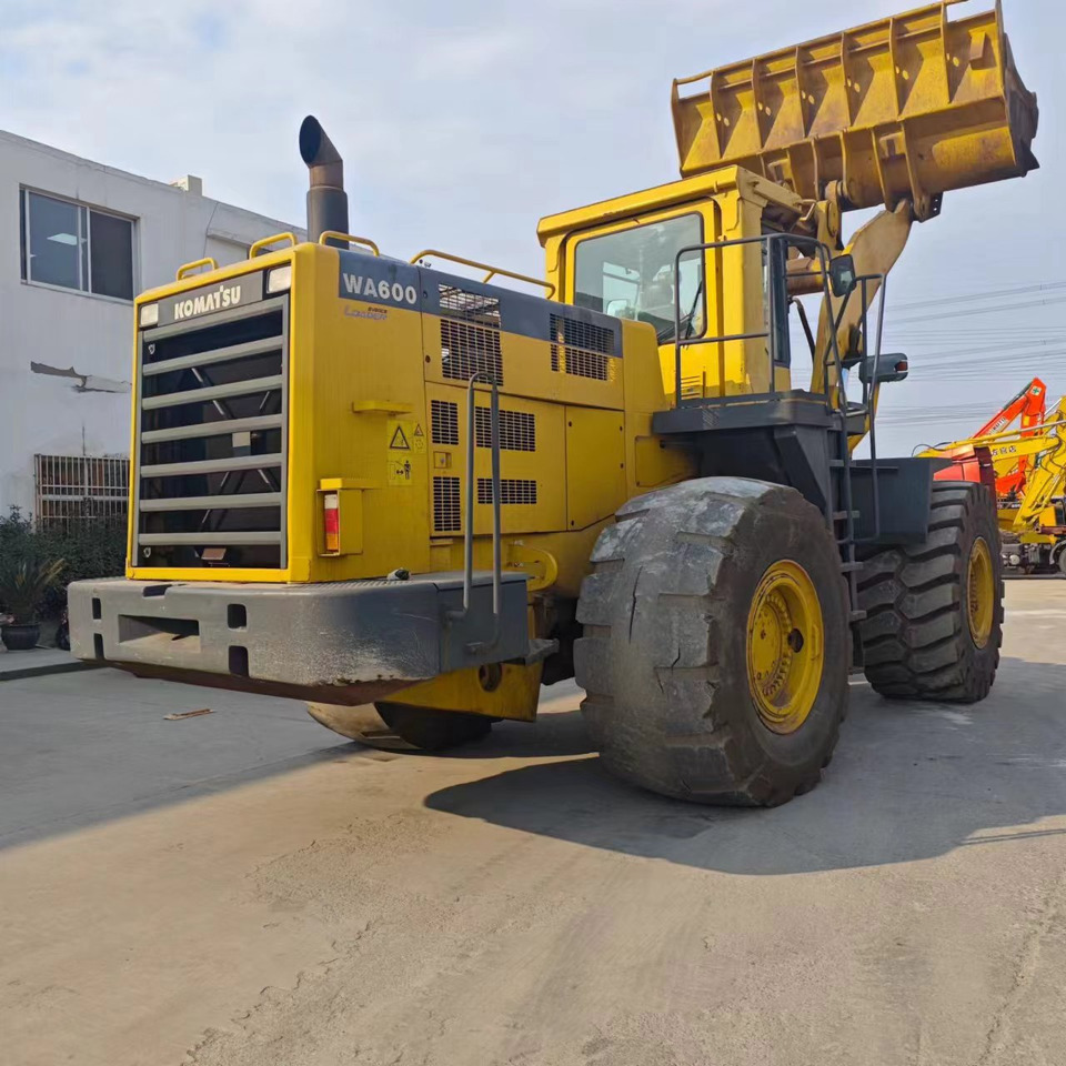 KOMATSU WA600-3 - اللودر بعجل: صورة 1 KOMATSU WA600-3 - اللودر بعجل: صورة 1