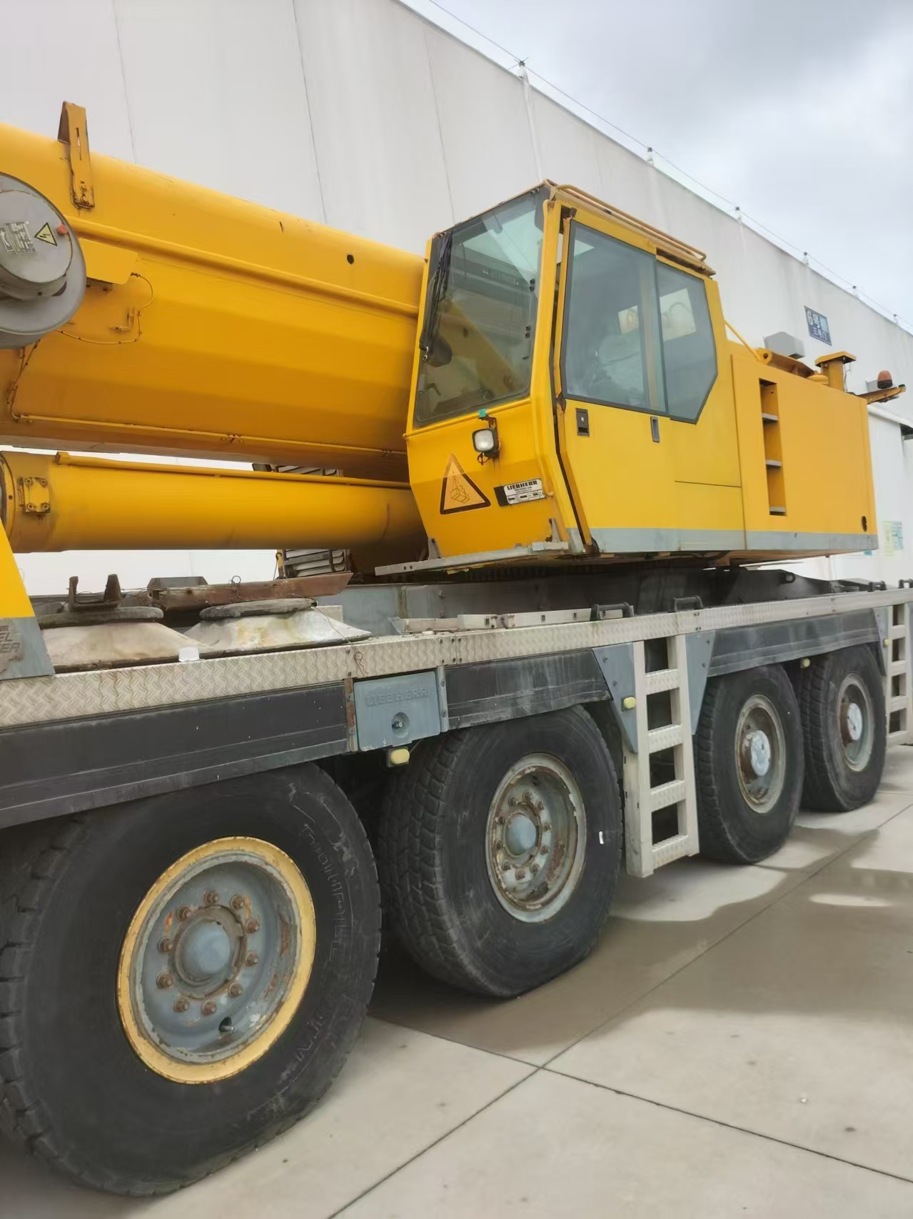 LIEBHERR  - موبايل كرين: صورة 4 LIEBHERR  - موبايل كرين: صورة 4