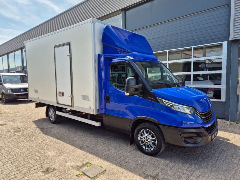 Iveco Daily 35S18 3.0D Koffer/ Xenon/ Airco - شاحنة بصندوق مغلق: صورة 1 Iveco Daily 35S18 3.0D Koffer/ Xenon/ Airco - شاحنة بصندوق مغلق: صورة 1