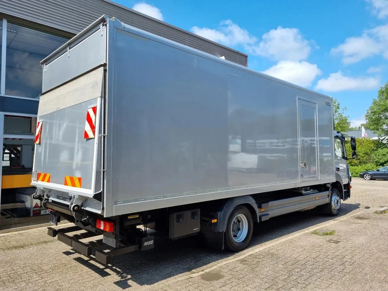 Mercedes-Benz Atego 1218 Koffer/ Ladebordwand/ Airco/ Grau Metallic - شاحنة صندوقية: صورة 3 Mercedes-Benz Atego 1218 Koffer/ Ladebordwand/ Airco/ Grau Metallic - شاحنة صندوقية: صورة 3