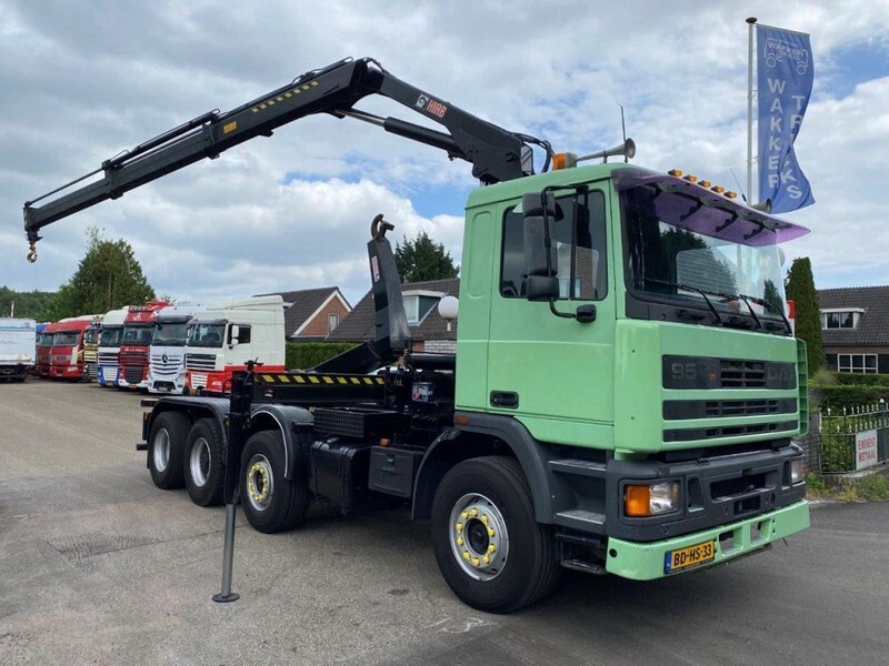 DAF 95 ATi 360 8X2 STEEL SPRING HIAB 166B-2 Duo - شاحنة كرين: صورة 2 DAF 95 ATi 360 8X2 STEEL SPRING HIAB 166B-2 Duo - شاحنة كرين: صورة 2