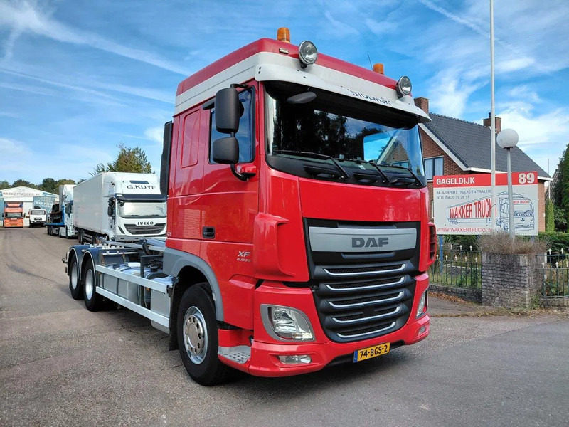 DAF XF 460 Manuel Gearbox 6x2 Container Truck - شاحنة برافعة خطافية: صورة 2 DAF XF 460 Manuel Gearbox 6x2 Container Truck - شاحنة برافعة خطافية: صورة 2
