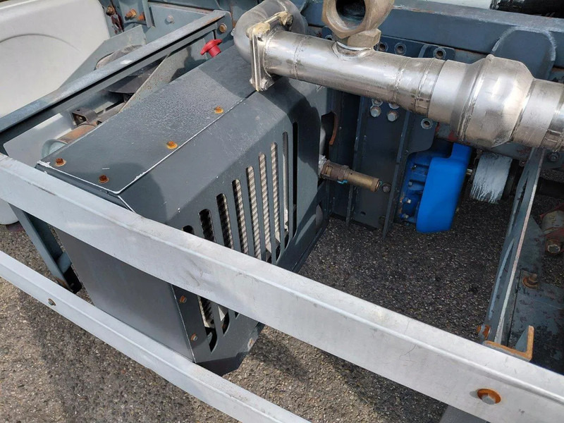 شاحنة صهريج Renault Premium 300 6x2 Silo !!! MECHANIC INJECTORS AND FUEL PUMP !!!: صورة 13 شاحنة صهريج Renault Premium 300 6x2 Silo !!! MECHANIC INJECTORS AND FUEL PUMP !!!: صورة 13