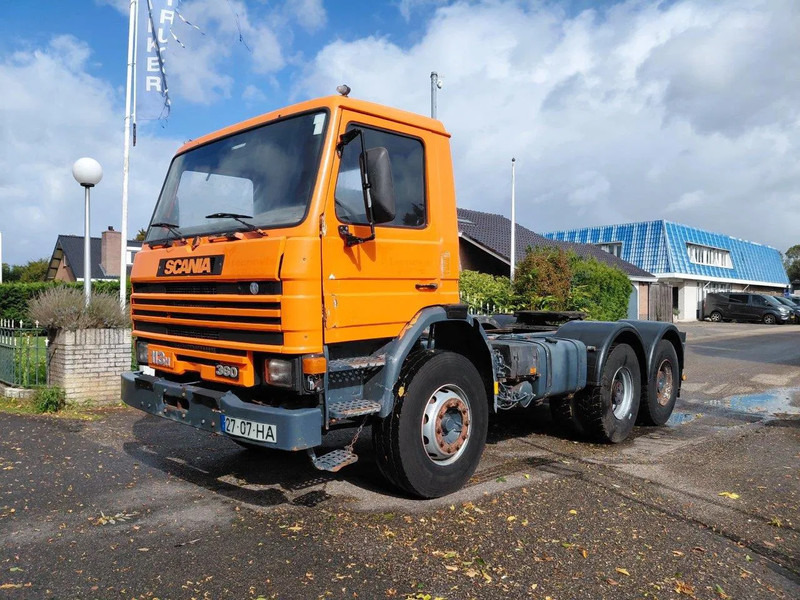 Scania P113-360 6x4 TRUCKHEAD FULL STEEL SPRING BIG AXLES - مقطورة السحب: صورة 1 Scania P113-360 6x4 TRUCKHEAD FULL STEEL SPRING BIG AXLES - مقطورة السحب: صورة 1