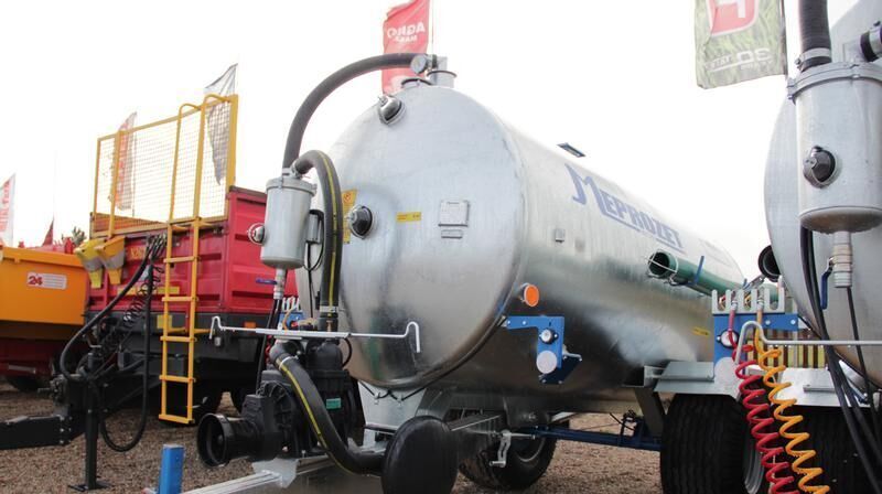 MEPROZET Güllefässer/ Slurry tanker/ Wóz asenizacyjny 5000 l / Cisterna d - صهريج السماد السائل: صورة 4 MEPROZET Güllefässer/ Slurry tanker/ Wóz asenizacyjny 5000 l / Cisterna d - صهريج السماد السائل: صورة 4