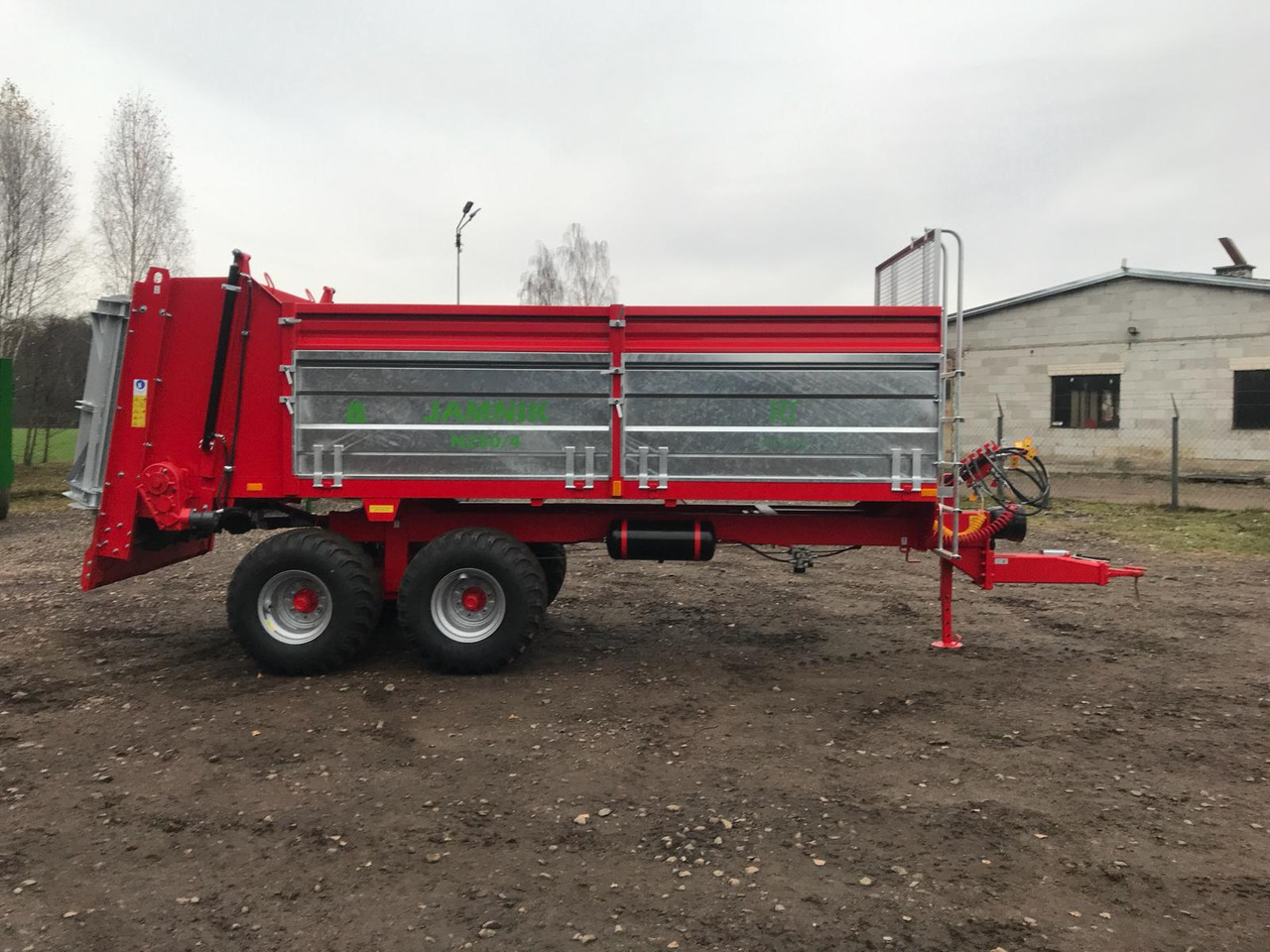 ROLTRANS N 250/4 Jamnik 8t - ناثرة السماد الحيواني: صورة 2 ROLTRANS N 250/4 Jamnik 8t - ناثرة السماد الحيواني: صورة 2