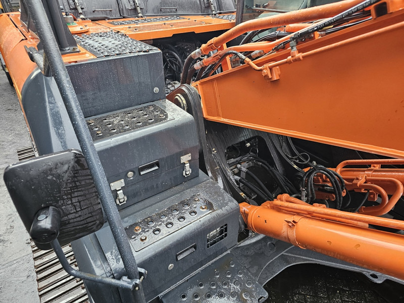تأجير Hitachi zx210-6 labounty msd2000R shear scrap shear labounty hitachi genesis Hitachi zx210-6 labounty msd2000R shear scrap shear labounty hitachi genesis: صورة 17