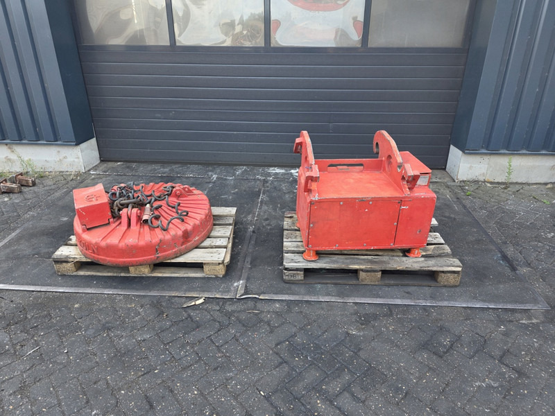 Hydraulische magneet unit steinert scrap magnet - كلّاب - آلات الإنشاء: صورة 1 Hydraulische magneet unit steinert scrap magnet - كلّاب - آلات الإنشاء: صورة 1
