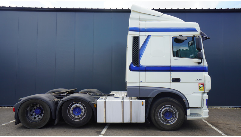 DAF XF 440 6X2 SPACECAB 718.000KM - مقطورة السحب: صورة 2 DAF XF 440 6X2 SPACECAB 718.000KM - مقطورة السحب: صورة 2