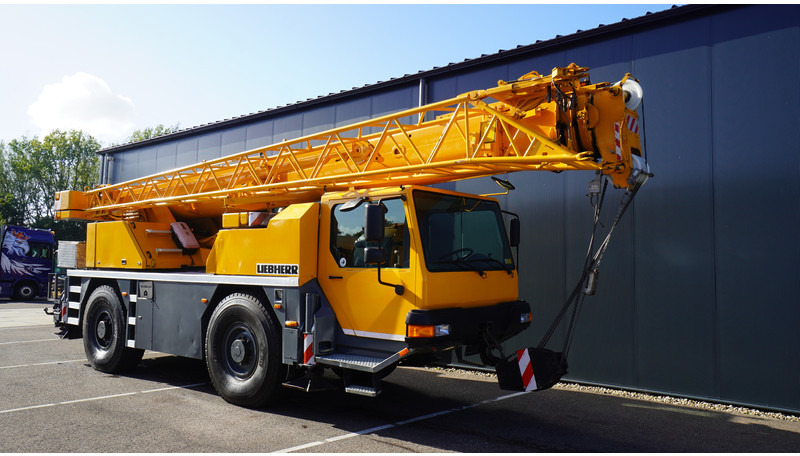 Liebherr LTM 1030-2.1 WITH JIB - شاحنة كرين: صورة 3 Liebherr LTM 1030-2.1 WITH JIB - شاحنة كرين: صورة 3
