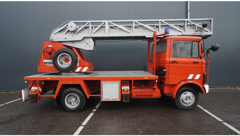 Mercedes-Benz 809 FIRE LADDER TRUCK 13.100KM MANUAL GEARBOX - شاحنة حريق: صورة 4 Mercedes-Benz 809 FIRE LADDER TRUCK 13.100KM MANUAL GEARBOX - شاحنة حريق: صورة 4