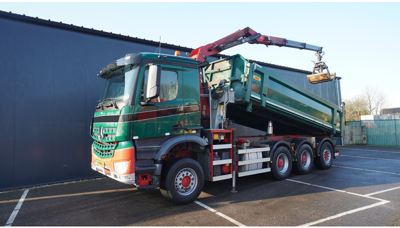 Mercedes-Benz AROCS 3542 8X4 2 SIDE TIPPER WITH HMF Z 1943 CRANE 407.000KM - شاحنة كرين: صورة 2 Mercedes-Benz AROCS 3542 8X4 2 SIDE TIPPER WITH HMF Z 1943 CRANE 407.000KM - شاحنة كرين: صورة 2