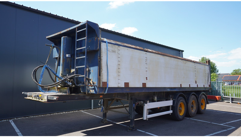 Renders 3 AXLE TIPPER TRAILER - نصف مقطورة قلابة: صورة 2 Renders 3 AXLE TIPPER TRAILER - نصف مقطورة قلابة: صورة 2