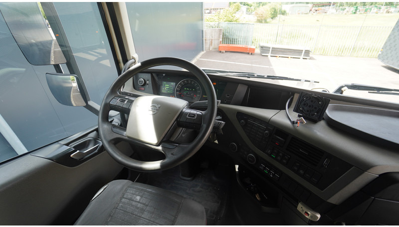 Volvo FH 460 8X2 20 FT CONTAINER TRANSPORT TRUCK - ناقلة حاويات/ شاحنة حاويات: صورة 5 Volvo FH 460 8X2 20 FT CONTAINER TRANSPORT TRUCK - ناقلة حاويات/ شاحنة حاويات: صورة 5