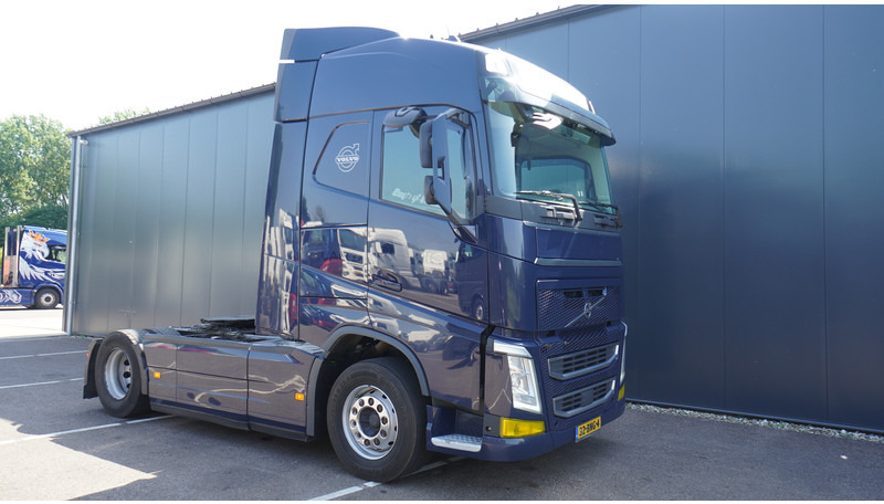 Volvo FH460 EURO 6 GLOBETROTTER 833.000KM - مقطورة السحب: صورة 4 Volvo FH460 EURO 6 GLOBETROTTER 833.000KM - مقطورة السحب: صورة 4