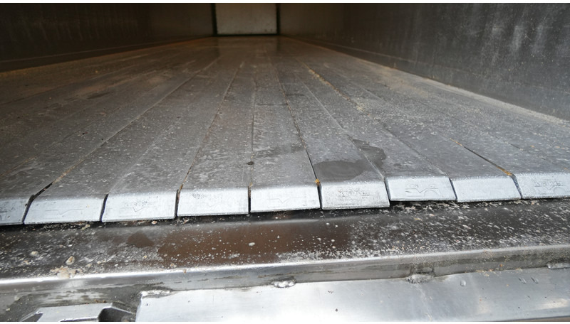 Kraker 3 AXLE WALKING FLOOR TRAILER - نصف مقطورة ذات أرضية سير: صورة 5 Kraker 3 AXLE WALKING FLOOR TRAILER - نصف مقطورة ذات أرضية سير: صورة 5