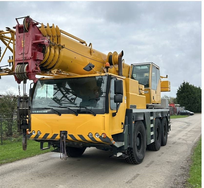 Liebherr LTM 1055-3.1 - رافعة لجميع التضاريس: صورة 3 Liebherr LTM 1055-3.1 - رافعة لجميع التضاريس: صورة 3