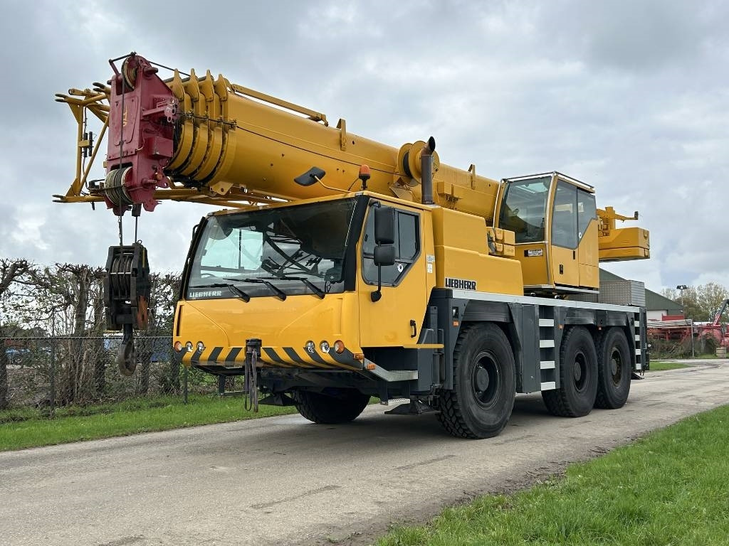 Liebherr LTM 1055-3.1 - رافعة لجميع التضاريس: صورة 4 Liebherr LTM 1055-3.1 - رافعة لجميع التضاريس: صورة 4