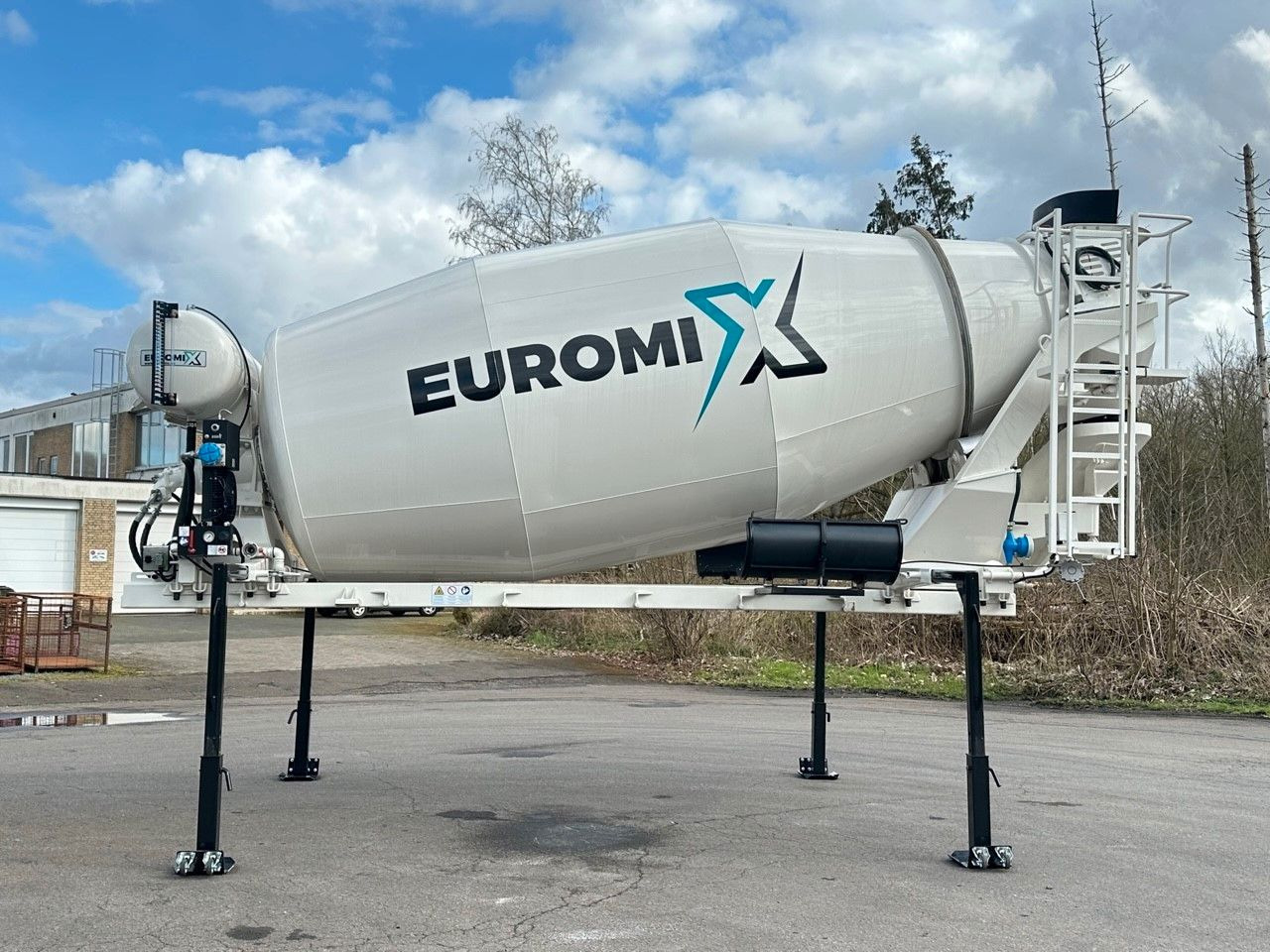 MAN EuromixMTP Fahrmischer Aufbauten MAN EuromixMTP Fahrmischer Aufbauten - شاحنة خلاطة خرسانة: صورة 1 MAN EuromixMTP Fahrmischer Aufbauten MAN EuromixMTP Fahrmischer Aufbauten - شاحنة خلاطة خرسانة: صورة 1