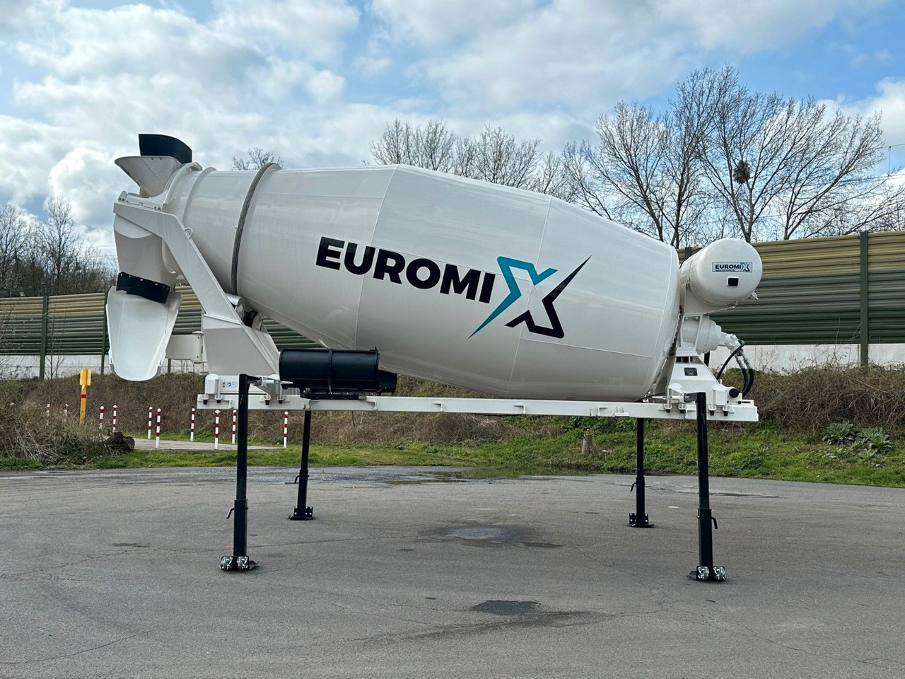 MAN EuromixMTP Fahrmischer Aufbauten MAN EuromixMTP Fahrmischer Aufbauten - شاحنة خلاطة خرسانة: صورة 5 MAN EuromixMTP Fahrmischer Aufbauten MAN EuromixMTP Fahrmischer Aufbauten - شاحنة خلاطة خرسانة: صورة 5
