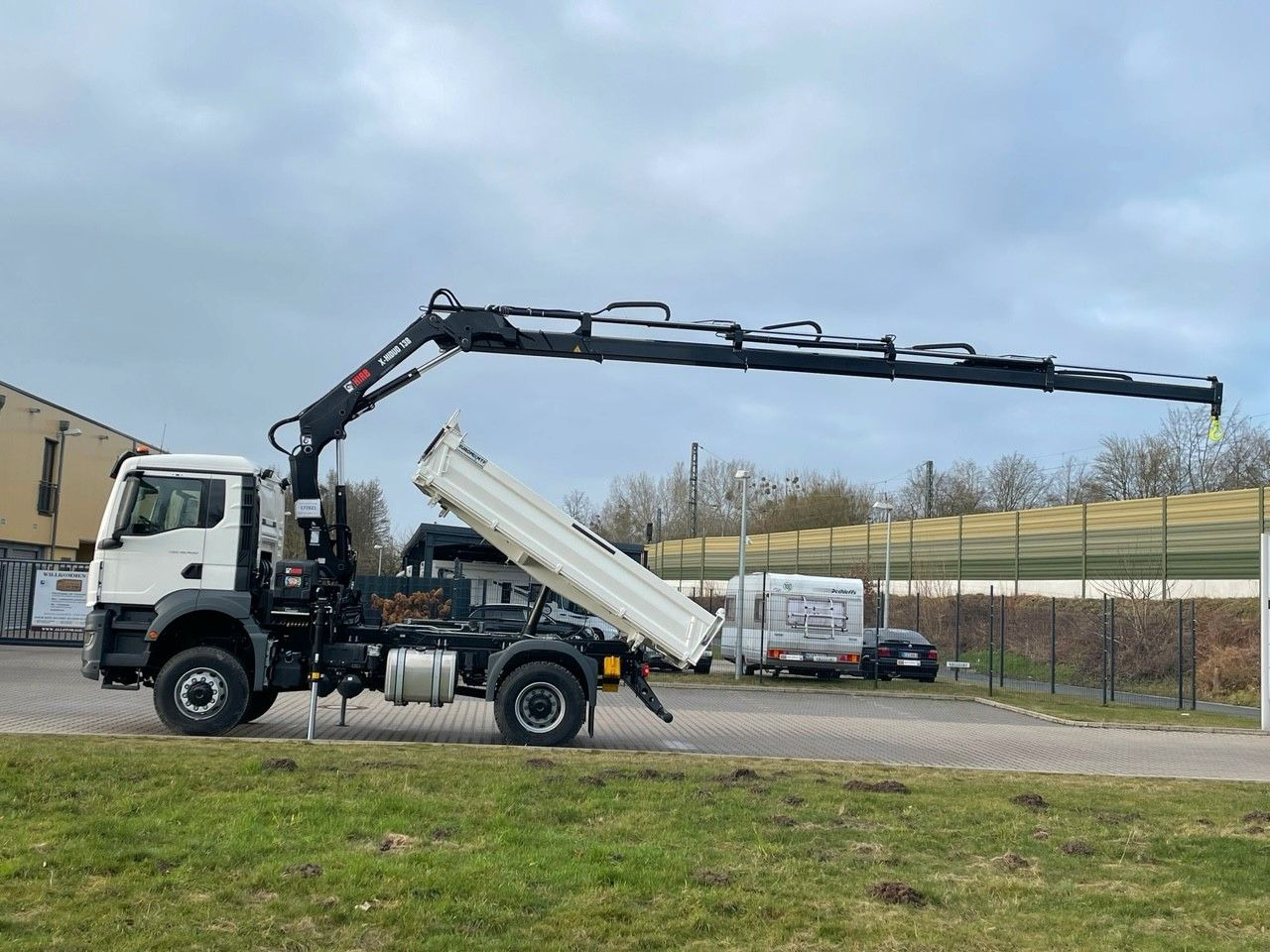 MAN TGS 18.400 TG3 4x4 Euro6e Hiab X-HiDuo 138DS-4 - شاحنة قلاب, شاحنة كرين: صورة 2 MAN TGS 18.400 TG3 4x4 Euro6e Hiab X-HiDuo 138DS-4 - شاحنة قلاب, شاحنة كرين: صورة 2
