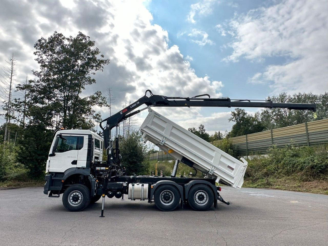 MAN TGS 28.440 6x4-4/3-Seiten- Kipper / Hiab 138-3 MAN TGS 28.440 6x4-4/3-Seiten- Kipper / Hiab 138-3 - شاحنة قلاب, شاحنة كرين: صورة 3 MAN TGS 28.440 6x4-4/3-Seiten- Kipper / Hiab 138-3 MAN TGS 28.440 6x4-4/3-Seiten- Kipper / Hiab 138-3 - شاحنة قلاب, شاحنة كرين: صورة 3