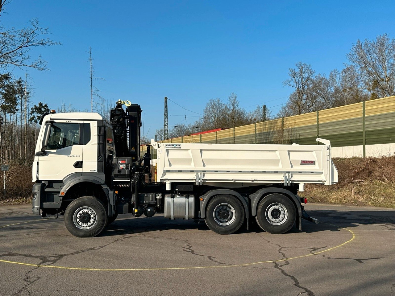 MAN TGS 28.440 6x4-4/3-Seiten- Kipper / Hiab 228-6 - شاحنة قلاب, شاحنة كرين: صورة 3 MAN TGS 28.440 6x4-4/3-Seiten- Kipper / Hiab 228-6 - شاحنة قلاب, شاحنة كرين: صورة 3