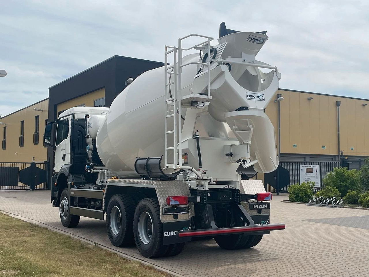 MAN TGS 33.440 6X4 / 6X6 /Euro6e EuromiX EM 8 - شاحنة خلاطة خرسانة: صورة 4 MAN TGS 33.440 6X4 / 6X6 /Euro6e EuromiX EM 8 - شاحنة خلاطة خرسانة: صورة 4