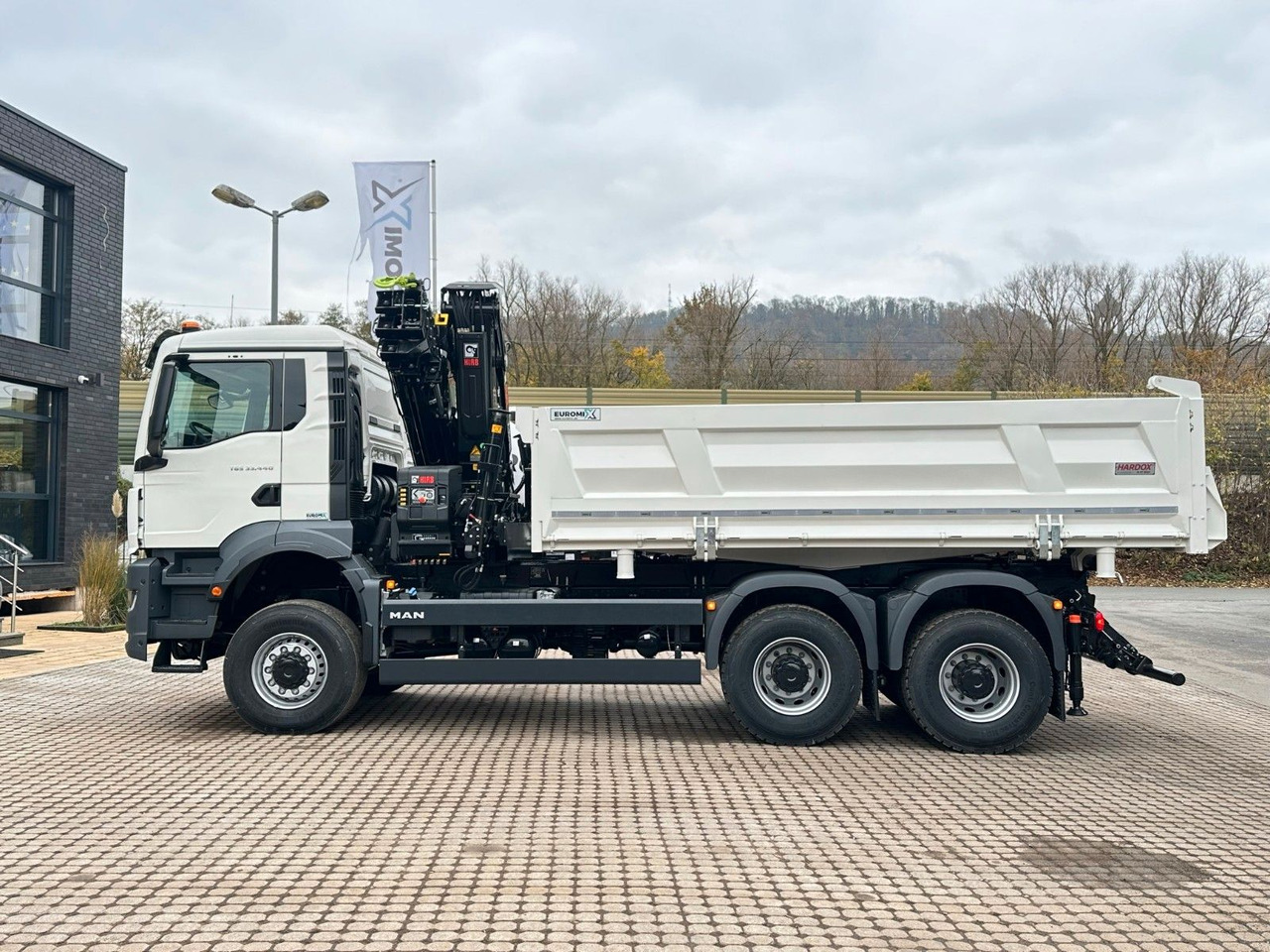 MAN TGS 33.440 6x6 /3-Seiten- Kipper / Kran HIAB 302 - شاحنة قلاب, شاحنة كرين: صورة 3 MAN TGS 33.440 6x6 /3-Seiten- Kipper / Kran HIAB 302 - شاحنة قلاب, شاحنة كرين: صورة 3