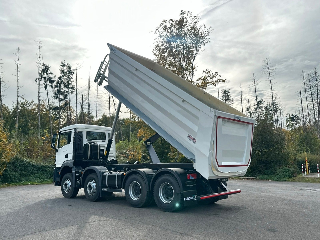 MAN TGS 41.520 BB 8X4 Euromix Retarder - شاحنة قلاب: صورة 5 MAN TGS 41.520 BB 8X4 Euromix Retarder - شاحنة قلاب: صورة 5