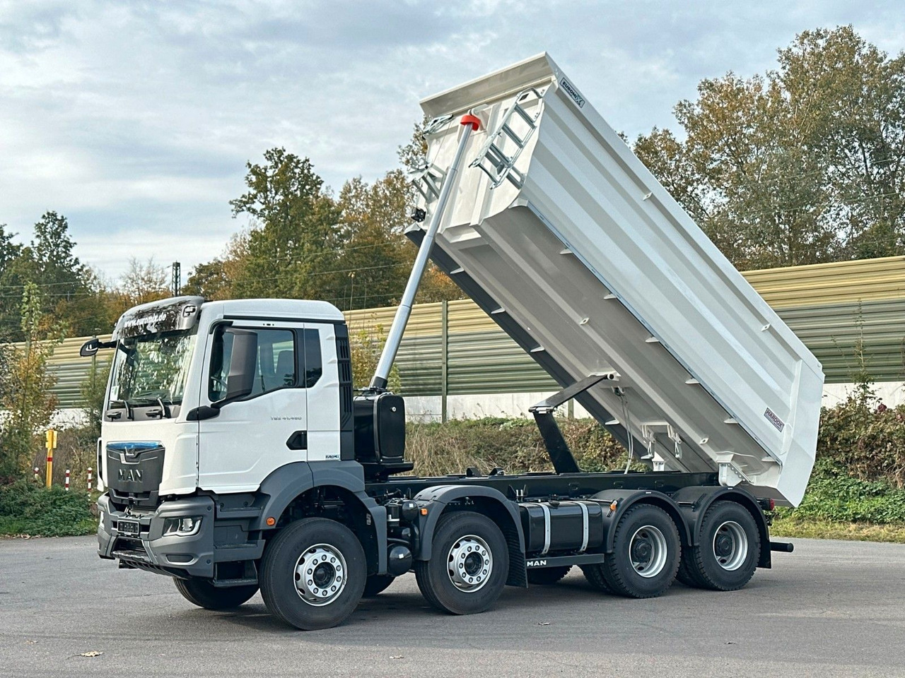 MAN TGS 41.520 BB 8X4 Euromix Retarder - شاحنة قلاب: صورة 1 MAN TGS 41.520 BB 8X4 Euromix Retarder - شاحنة قلاب: صورة 1