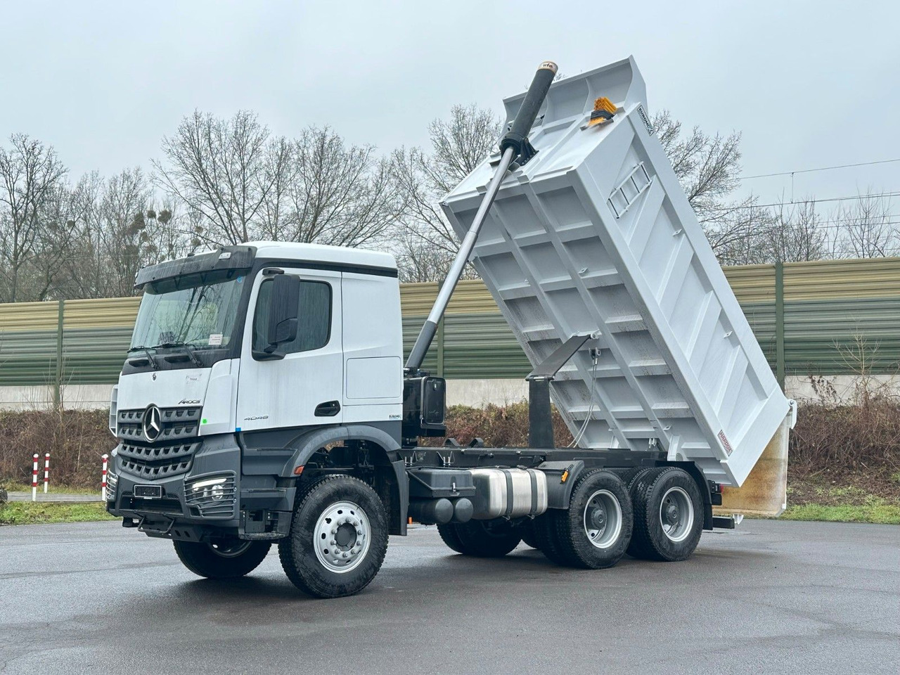 Mercedes-Benz 4048 6X4 Arcos 5 EuromixMTP Dumper Kipper - شاحنة قلاب: صورة 1 Mercedes-Benz 4048 6X4 Arcos 5 EuromixMTP Dumper Kipper - شاحنة قلاب: صورة 1