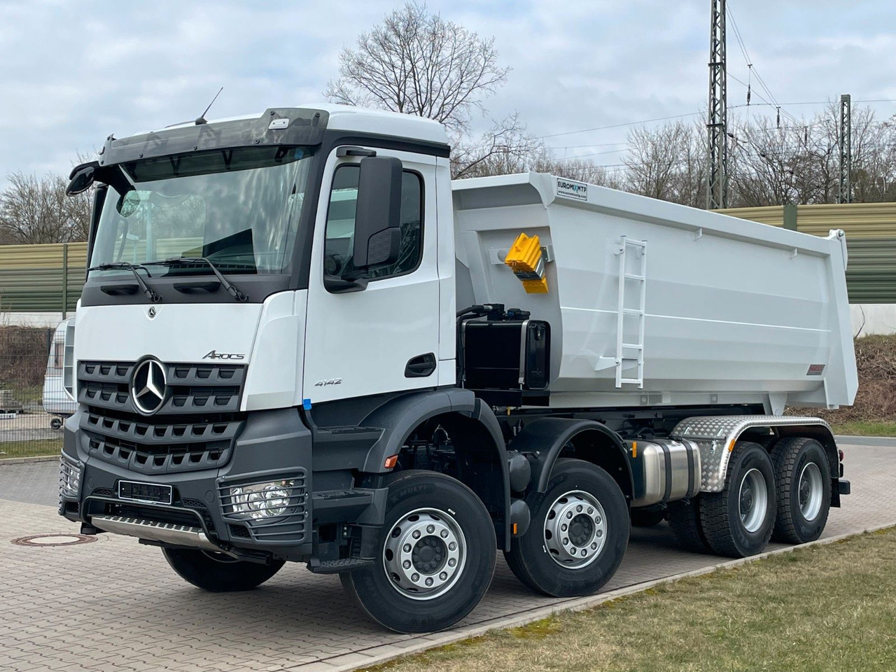 Mercedes-Benz 4142 8X4 Mulden- Kipper - EuromixMTP - شاحنة قلاب: صورة 2 Mercedes-Benz 4142 8X4 Mulden- Kipper - EuromixMTP - شاحنة قلاب: صورة 2