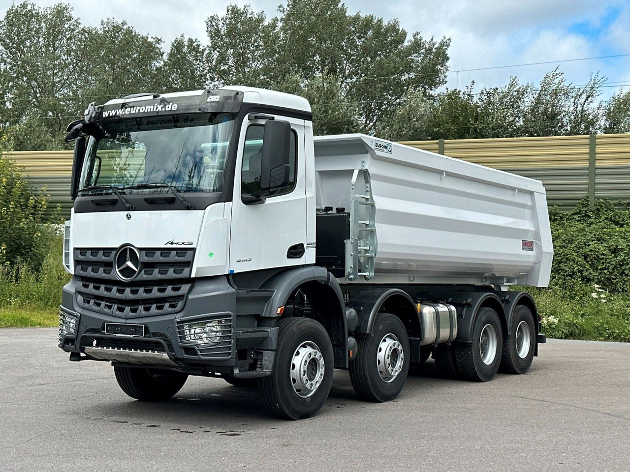Mercedes-Benz 4142 8X4 Mulden- Kipper - EuromixMTP - شاحنة قلاب: صورة 2 Mercedes-Benz 4142 8X4 Mulden- Kipper - EuromixMTP - شاحنة قلاب: صورة 2