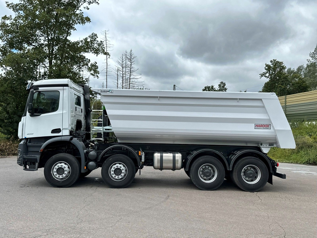 Mercedes-Benz 4142 8X4 Mulden- Kipper - EuromixMTP - شاحنة قلاب: صورة 3 Mercedes-Benz 4142 8X4 Mulden- Kipper - EuromixMTP - شاحنة قلاب: صورة 3