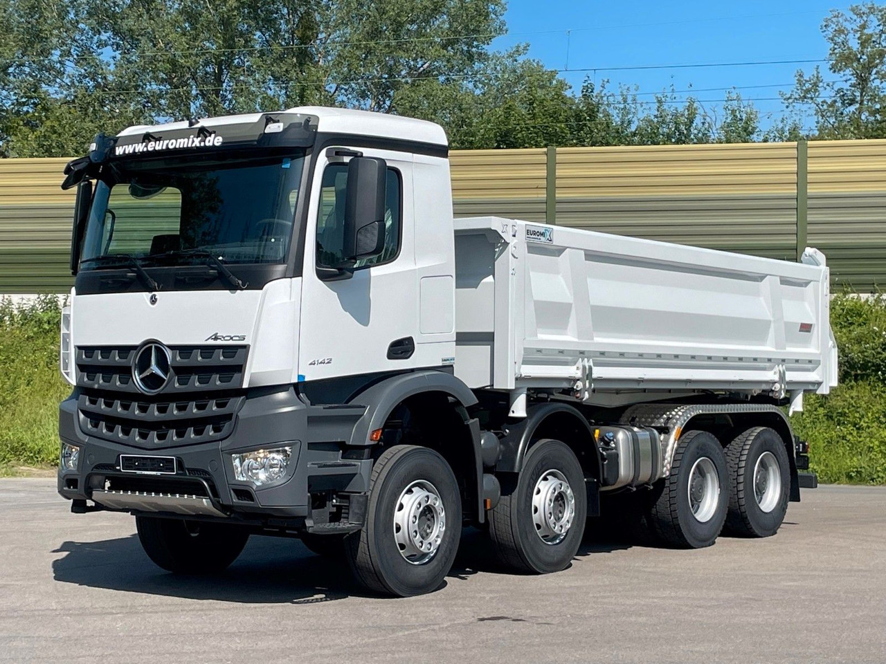 Mercedes-Benz 4145 8X4 Euromix EMT 3-Seiten-Kipper - شاحنة قلاب: صورة 1 Mercedes-Benz 4145 8X4 Euromix EMT 3-Seiten-Kipper - شاحنة قلاب: صورة 1