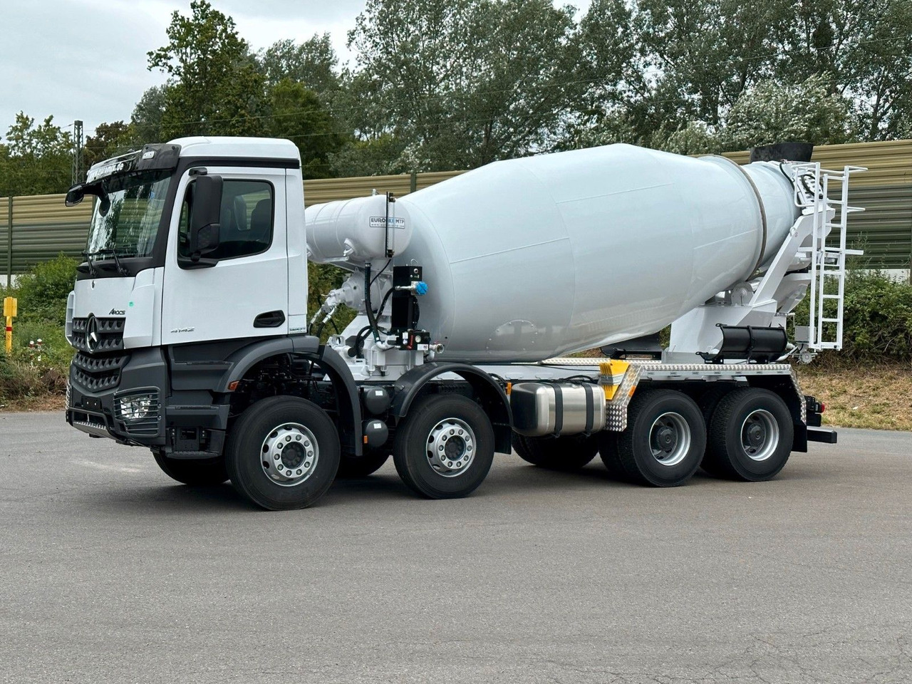Mercedes-Benz AROCS 5 4142 B 8X4 Euro 3 EuromixMTP EM 10 - شاحنة خلاطة خرسانة: صورة 4 Mercedes-Benz AROCS 5 4142 B 8X4 Euro 3 EuromixMTP EM 10 - شاحنة خلاطة خرسانة: صورة 4