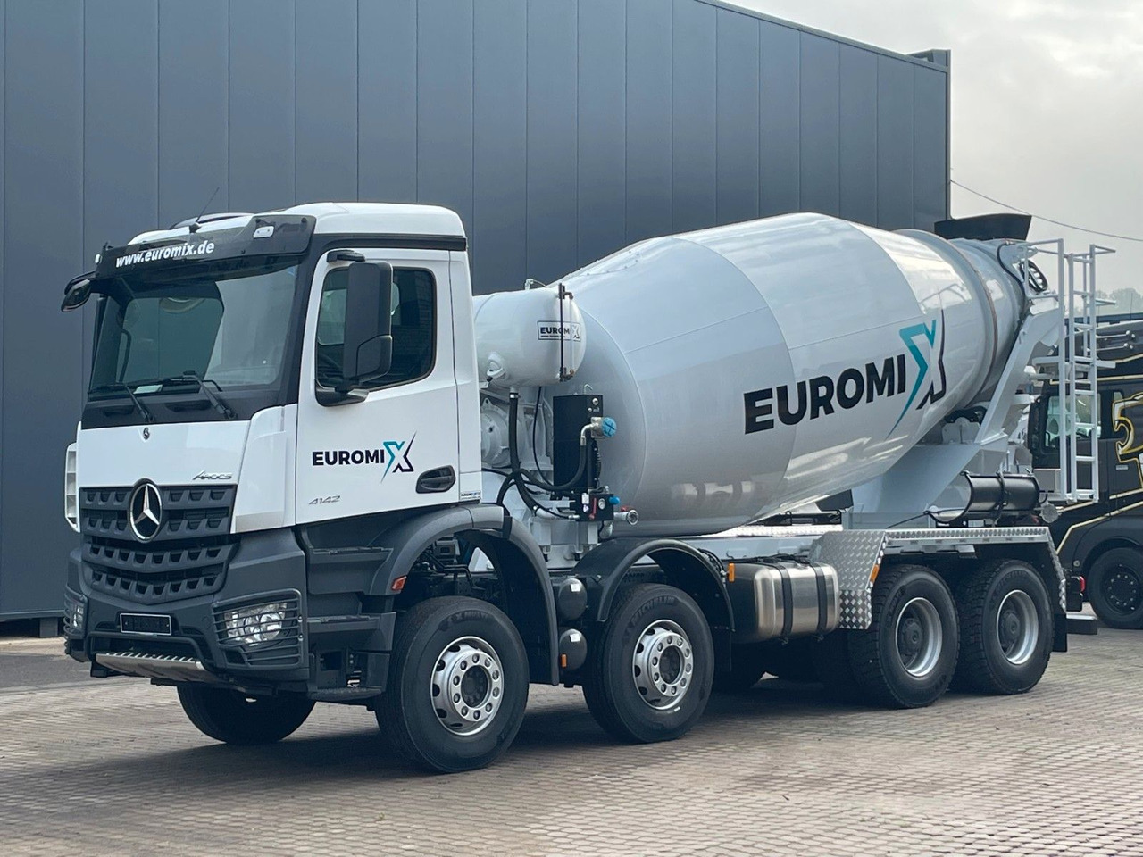 Mercedes-Benz AROCS 5 4142 B 8X4 Euro 3 EuromixMTP EM 10 - شاحنة خلاطة خرسانة: صورة 1 Mercedes-Benz AROCS 5 4142 B 8X4 Euro 3 EuromixMTP EM 10 - شاحنة خلاطة خرسانة: صورة 1