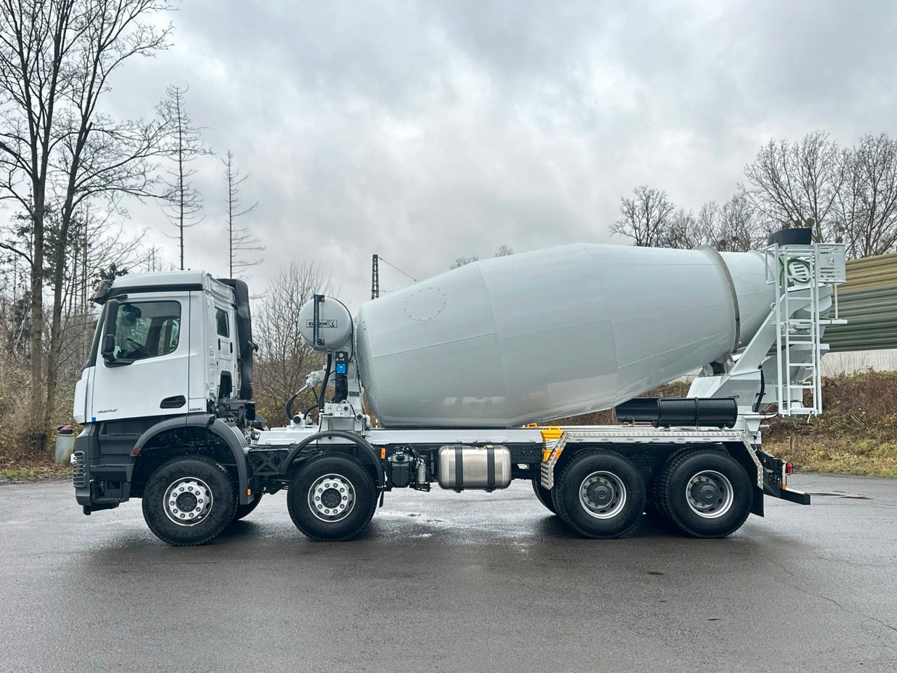 Mercedes-Benz AROCS 5 4242 8x4 Euro5 EuromixMTP EM 12m R - شاحنة خلاطة خرسانة: صورة 4 Mercedes-Benz AROCS 5 4242 8x4 Euro5 EuromixMTP EM 12m R - شاحنة خلاطة خرسانة: صورة 4
