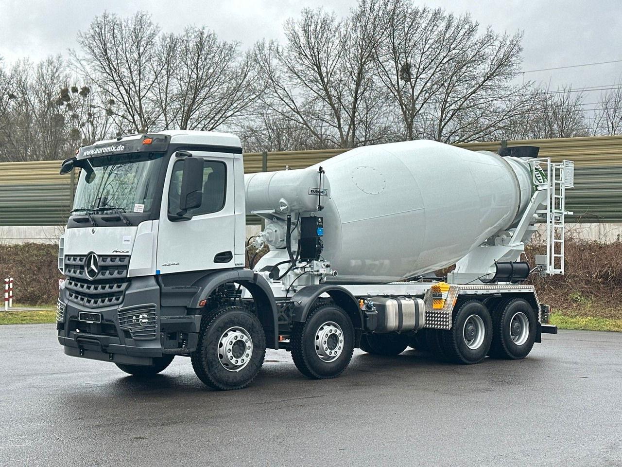 Mercedes-Benz AROCS 5 4242 8x4 Euro5 EuromixMTP EM 12m R - شاحنة خلاطة خرسانة: صورة 4 Mercedes-Benz AROCS 5 4242 8x4 Euro5 EuromixMTP EM 12m R - شاحنة خلاطة خرسانة: صورة 4