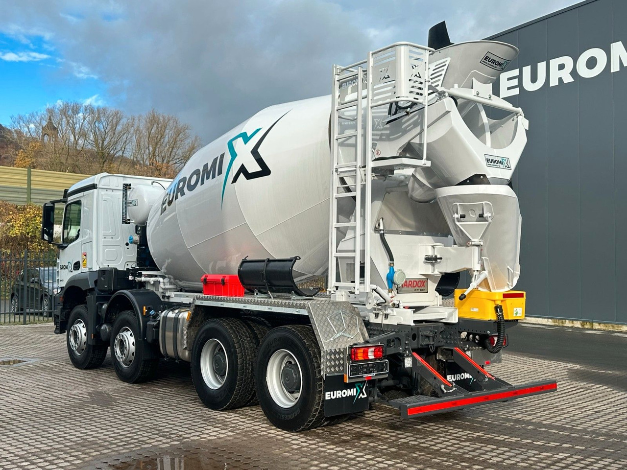 Mercedes-Benz Arocs 5 3540 8x4 EURO 6e EuromixMTP EM 9 L - شاحنة خلاطة خرسانة: صورة 4 Mercedes-Benz Arocs 5 3540 8x4 EURO 6e EuromixMTP EM 9 L - شاحنة خلاطة خرسانة: صورة 4