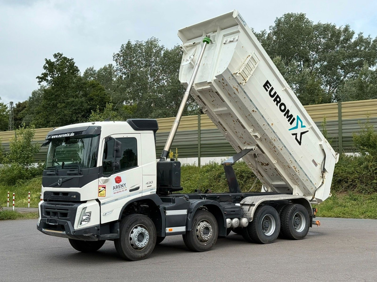 Volvo FMX 430 8X4 EuromixMTP 16m³ Hydraulische Klappe - شاحنة قلاب: صورة 1 Volvo FMX 430 8X4 EuromixMTP 16m³ Hydraulische Klappe - شاحنة قلاب: صورة 1