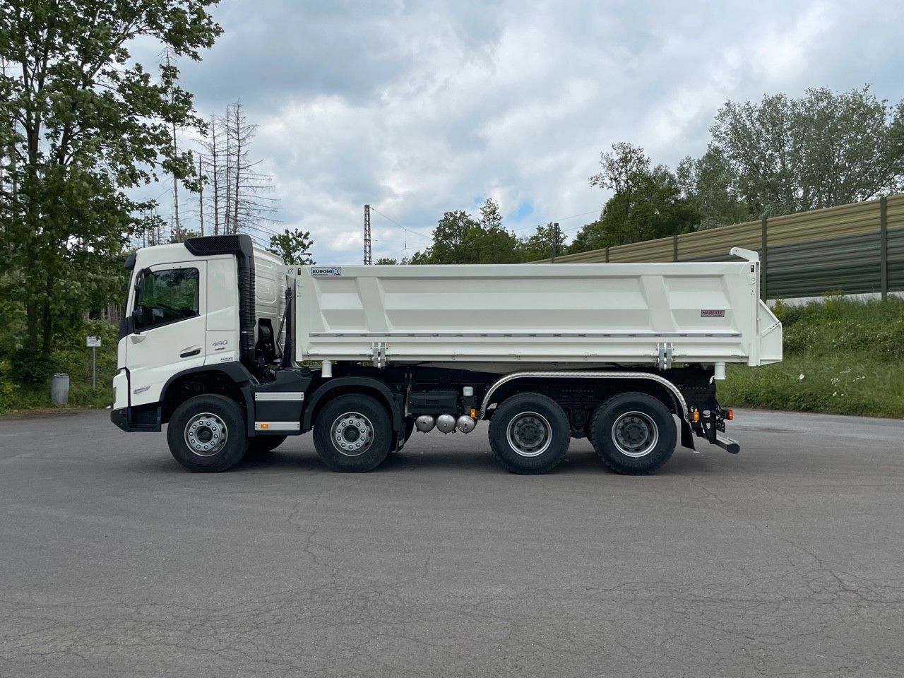 Volvo FMX 460 8x4 / WECHSELSYSTEM KIPPER+MISCHER Volvo FMX 460 8x4 / WECHSELSYSTEM KIPPER+MISCHER - شاحنة خلاطة خرسانة: صورة 3 Volvo FMX 460 8x4 / WECHSELSYSTEM KIPPER+MISCHER Volvo FMX 460 8x4 / WECHSELSYSTEM KIPPER+MISCHER - شاحنة خلاطة خرسانة: صورة 3