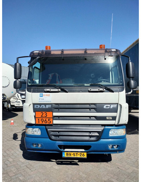 DAF FAN CF75. 6x2 -24030 Liter Gas tank truck ID 2.166 Rootselaar, flowmeter, pump, sunroof on tank - شاحنة صهريج: صورة 3 DAF FAN CF75. 6x2 -24030 Liter Gas tank truck ID 2.166 Rootselaar, flowmeter, pump, sunroof on tank - شاحنة صهريج: صورة 3