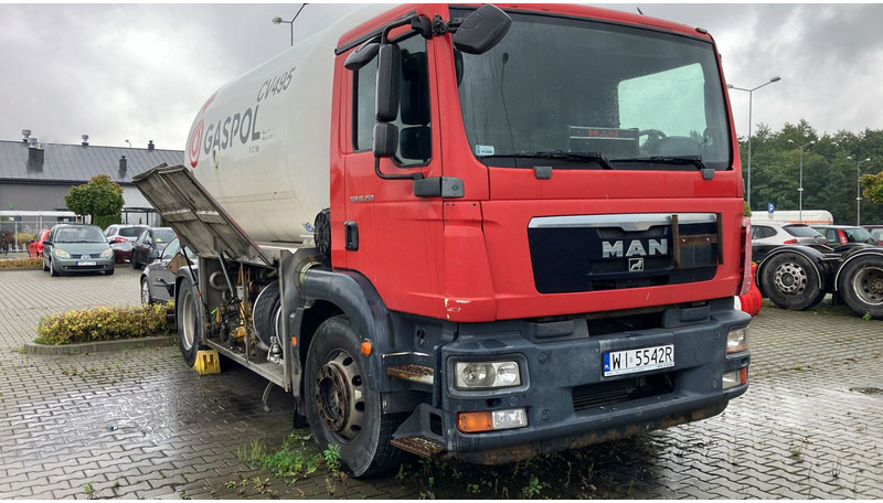 MAN TGM 18.250 4x2 15412 Liter Gas tank truck ID 2.170 - شاحنة صهريج: صورة 2 MAN TGM 18.250 4x2 15412 Liter Gas tank truck ID 2.170 - شاحنة صهريج: صورة 2